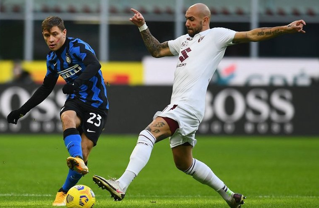 中路进攻是指在对方半场发展和结束的进攻