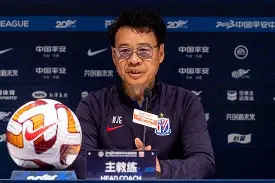 恒大战胜拜仁捧杯